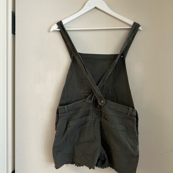 Chaser Green Short Linen Blend Overalls - Picture 2 of 3